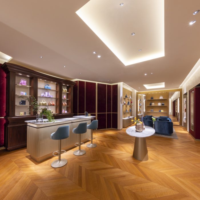 「Delvaux（デルヴォー）」、九州初出店　福岡市の岩田屋本店にオープン