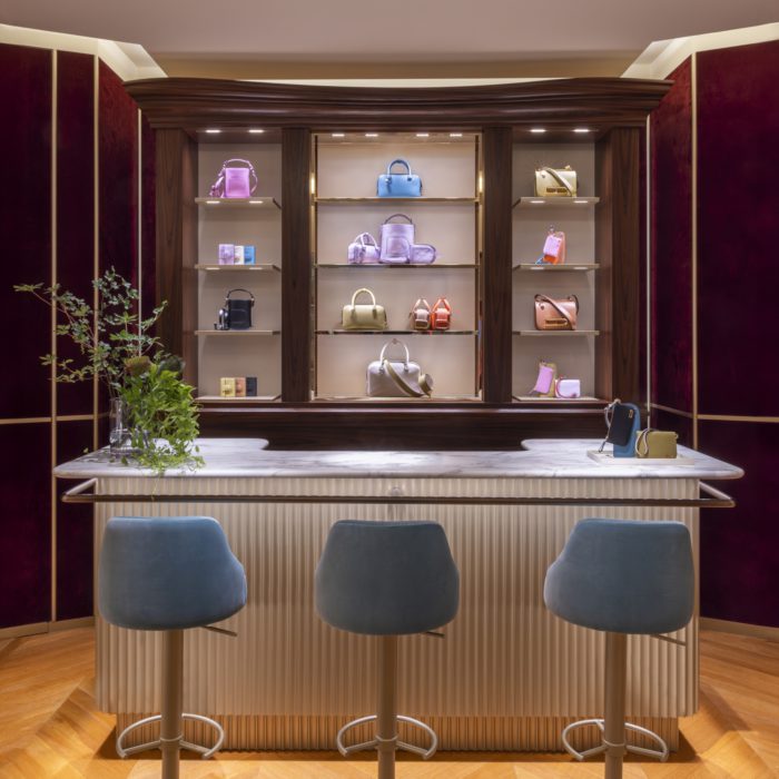 「Delvaux（デルヴォー）」、九州初出店　福岡市の岩田屋本店にオープン