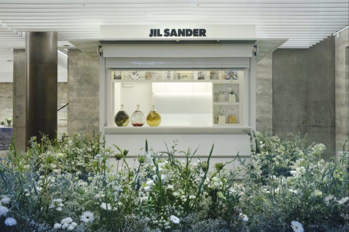 「JIL SANDER銀座」でフラワーインスタレーションイベント「GARDEN MOVEMENT」を開催