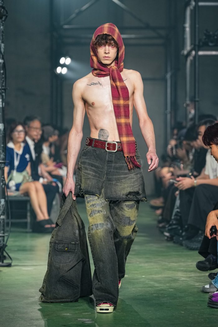 「KAMIYA（カミヤ）」、2026年春夏コレクションを発表　
