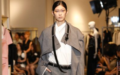 「KEISUKEYOSHIDA（ケイスケヨシダ）」、2026年春夏コレクションを発表　ゆるさときちんと感が同居する、新たな女性像