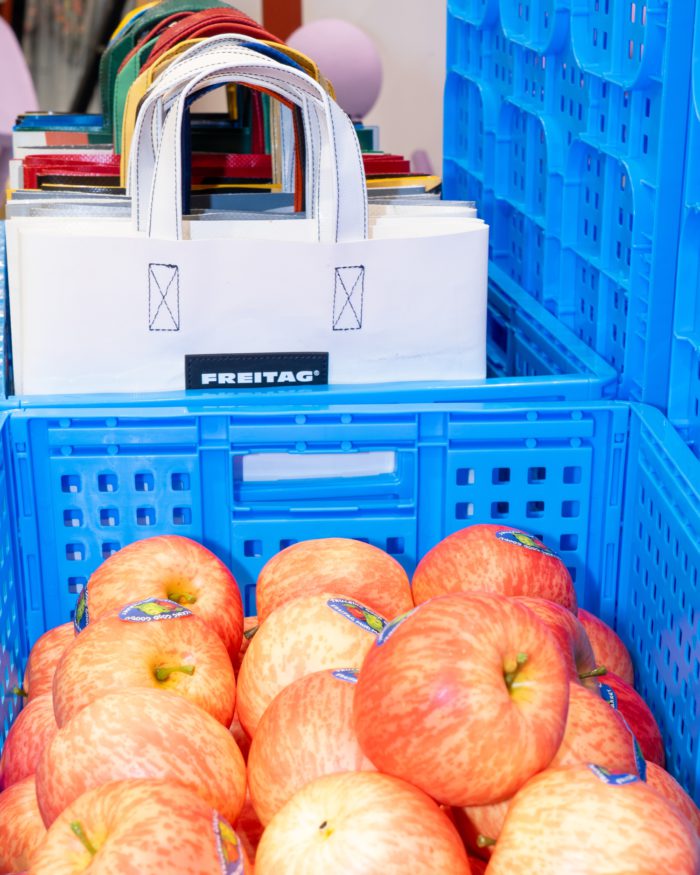 「FREITAG（フライターグ）」、「Dover Street Market Ginza」でポップストア開催　ミニマーケット風の構成