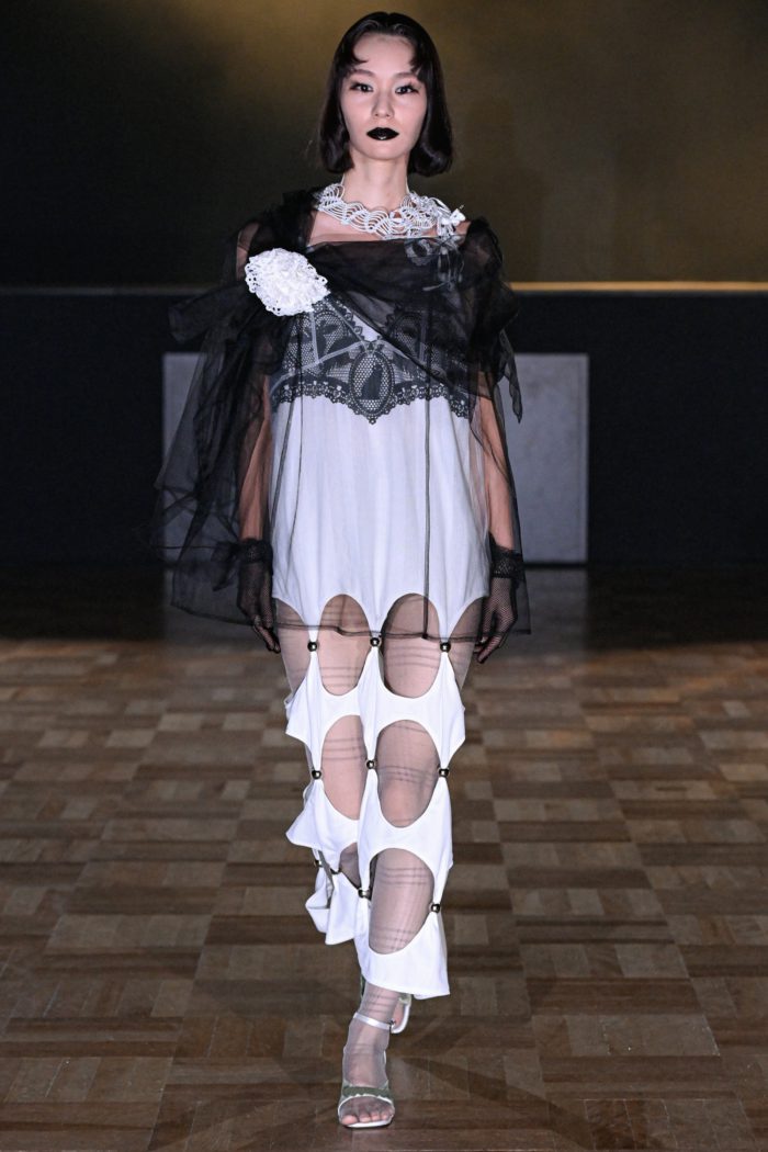 「YUEQI QI（ユェチ・チ）」、2026年春夏コレクションを発表　