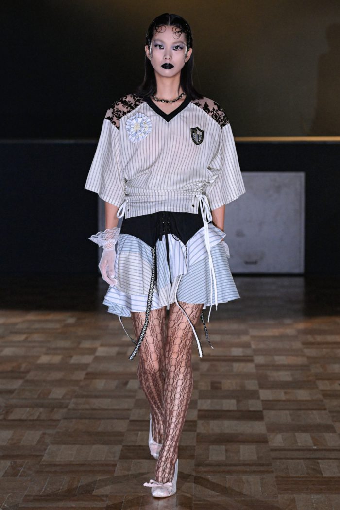 「YUEQI QI（ユェチ・チ）」、2026年春夏コレクションを発表　