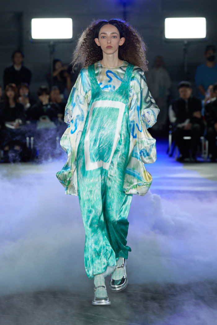 「EENFÖLD（エンフォルド）」、2026年春夏コレクションを発表