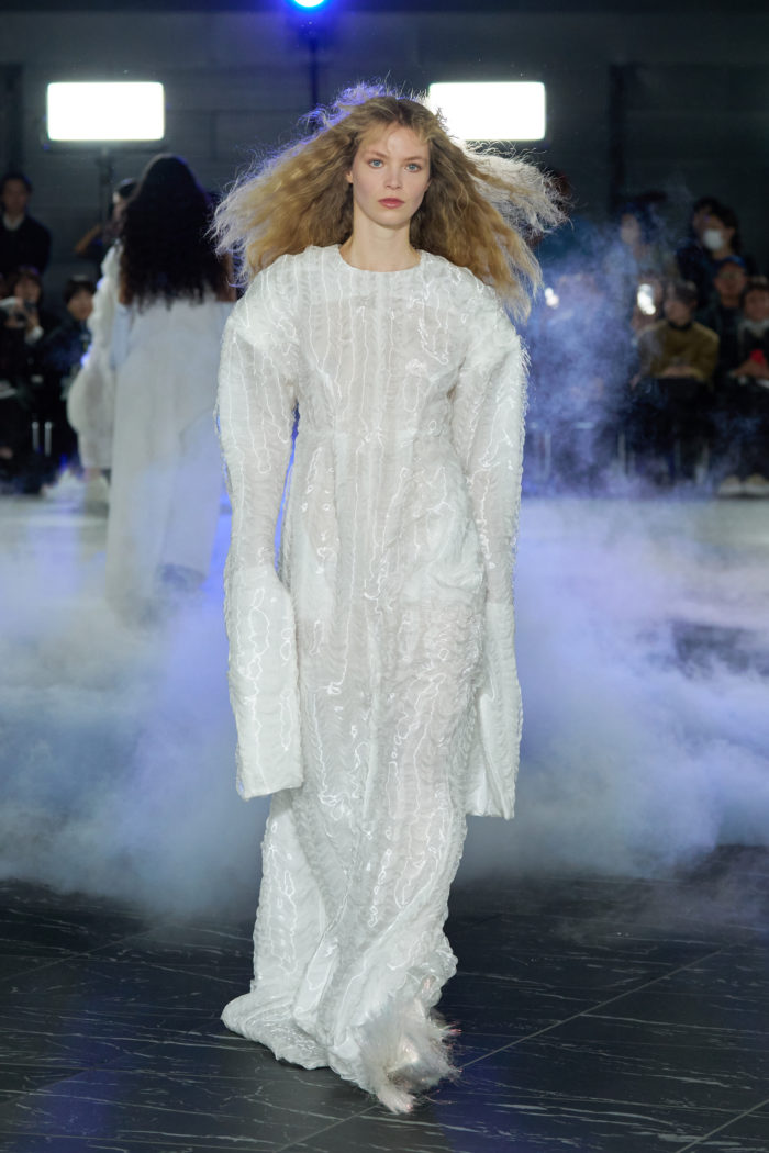 「EENFÖLD（エンフォルド）」、2026年春夏コレクションを発表