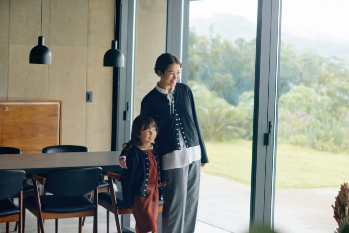 「HELLY HANSEN(ヘリーハンセン)」、「agnes b(アニエスベー)」とのコラボアイテムを発売