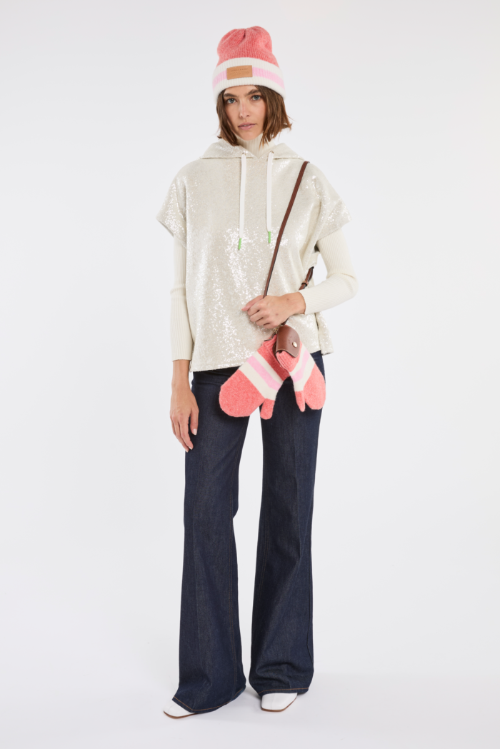 「LONGCHAMP（ロンシャン）」、セーターやビーニー、ミトンがバッグになった「ル プリアージュ®」が登場