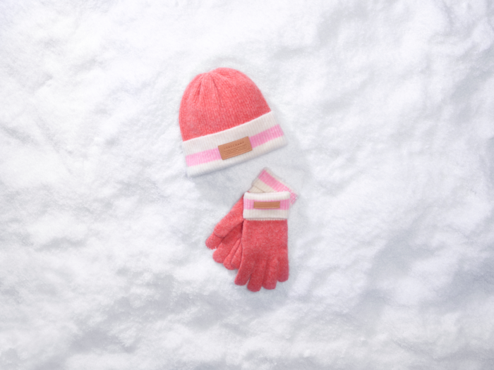 「LONGCHAMP（ロンシャン）」、セーターやビーニー、ミトンがバッグになった「ル プリアージュ®」が登場