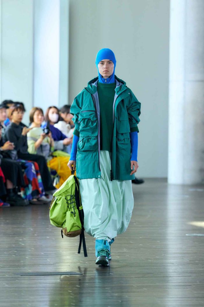 「någonstans(ナゴンスタンス)」に学ぶ、着ぶくれしないアウターコーデ術