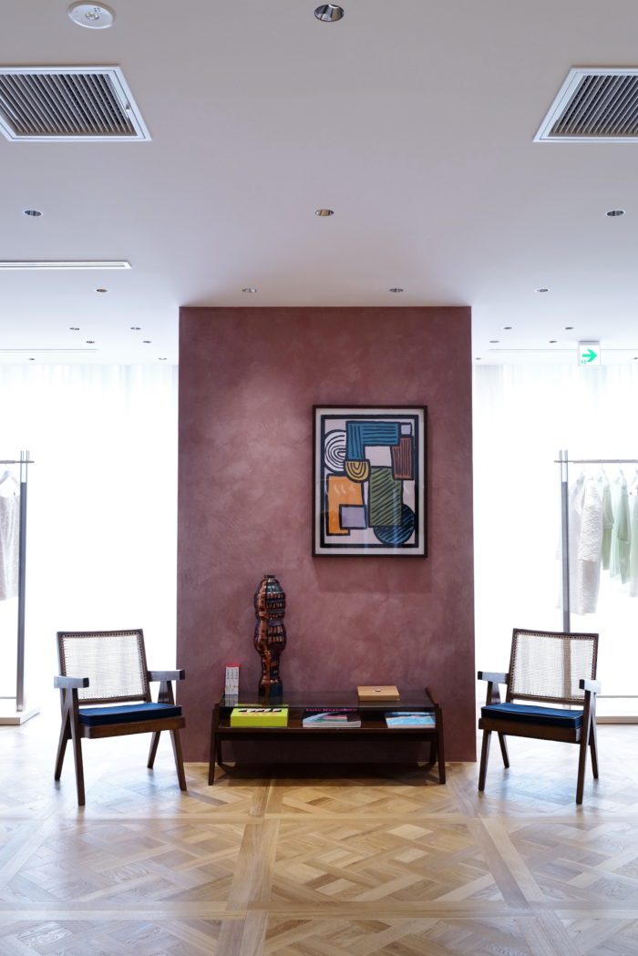 「MADISONBLUE（マディソンブルー）」、展覧会「ゼロ：白から始まる物語」を開催　東京・南青山のサロン「MB ART SALON」で