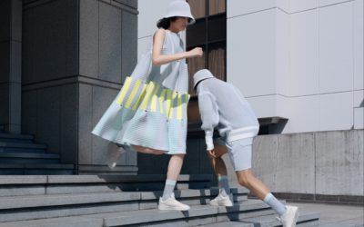 「CFCL」、VEJAとのコラボスニーカー「V-90」を発売　B Corp認証企業同士が初タッグ