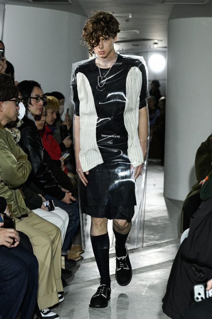 「bemerkung(べメルクング)」、2026-27秋冬コレクションを発表