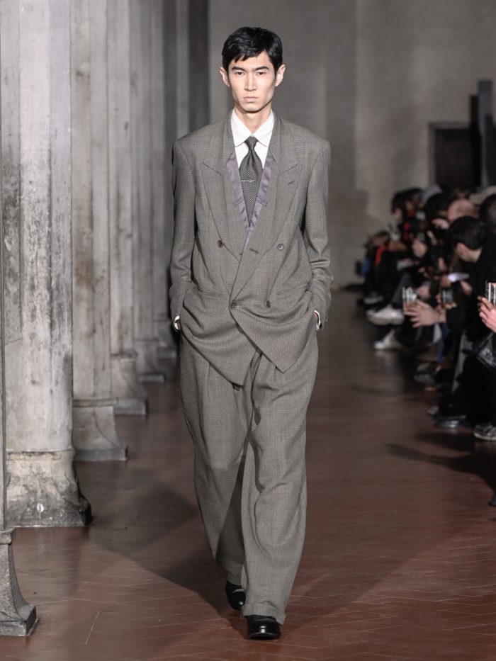 「SOSHIOTSUKI(ソウシオオツキ)」、2026-27年秋冬コレクションを発表