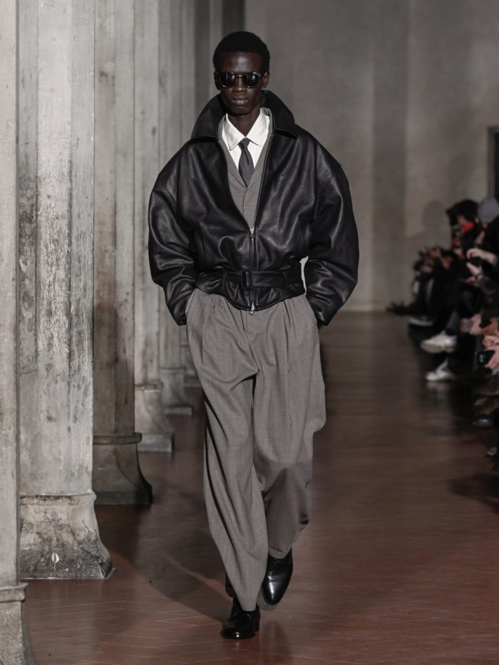 「SOSHIOTSUKI(ソウシオオツキ)」、2026-27年秋冬コレクションを発表