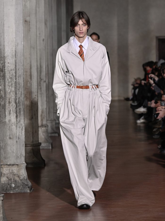 「SOSHIOTSUKI(ソウシオオツキ)」、2026-27年秋冬コレクションを発表