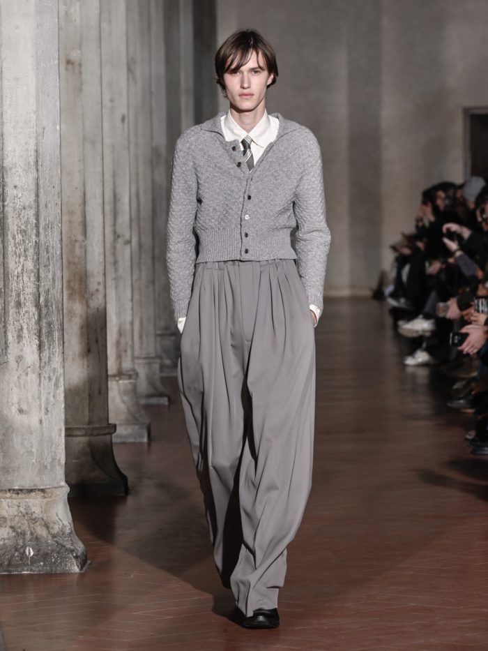 「SOSHIOTSUKI(ソウシオオツキ)」、2026-27年秋冬コレクションを発表