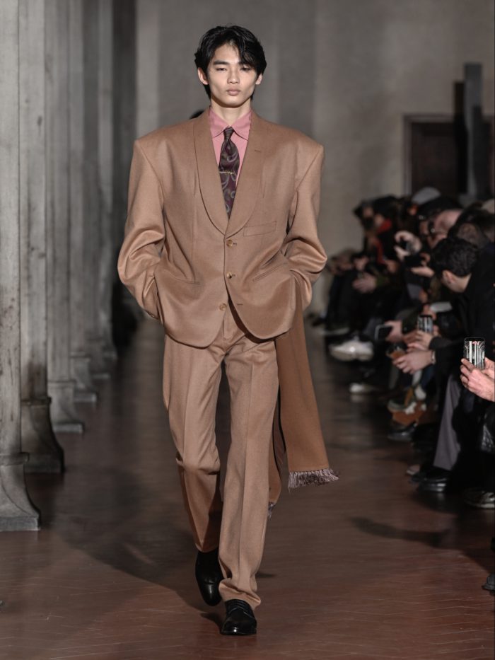 「SOSHIOTSUKI(ソウシオオツキ)」、2026-27年秋冬コレクションを発表