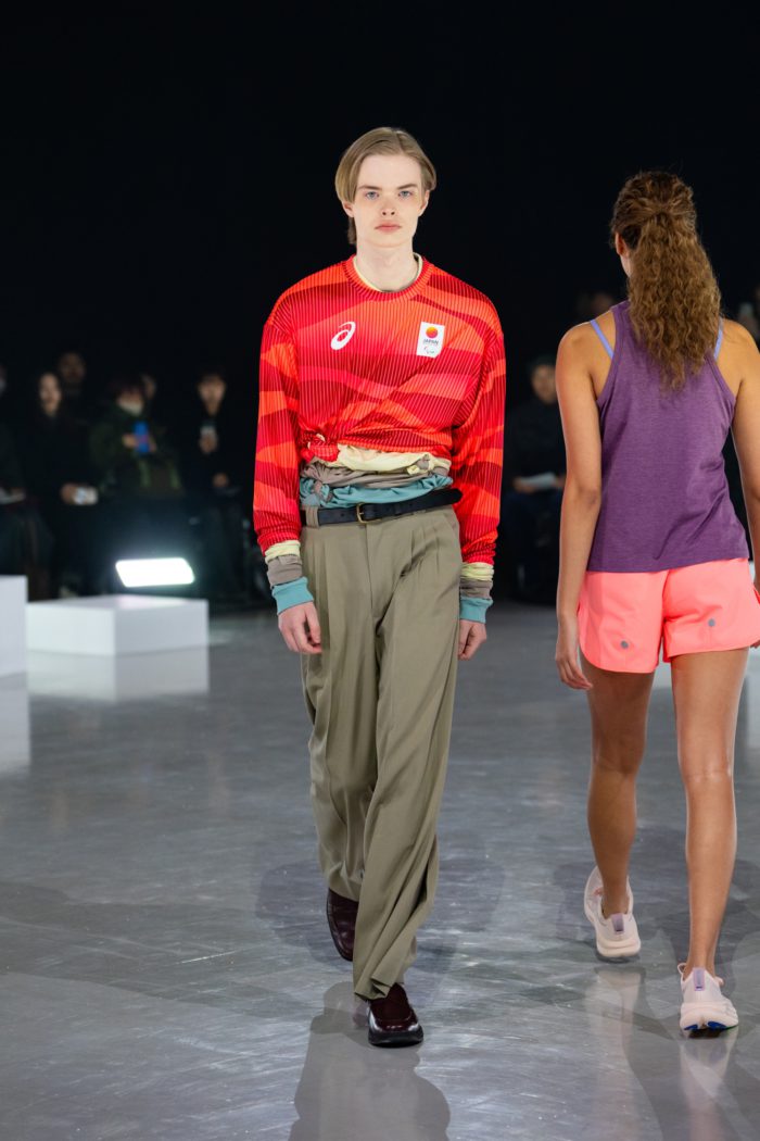 「ASICS（アシックス）」、ミラノ・コルティナ五輪にエールを届けるランウェイショーを開催