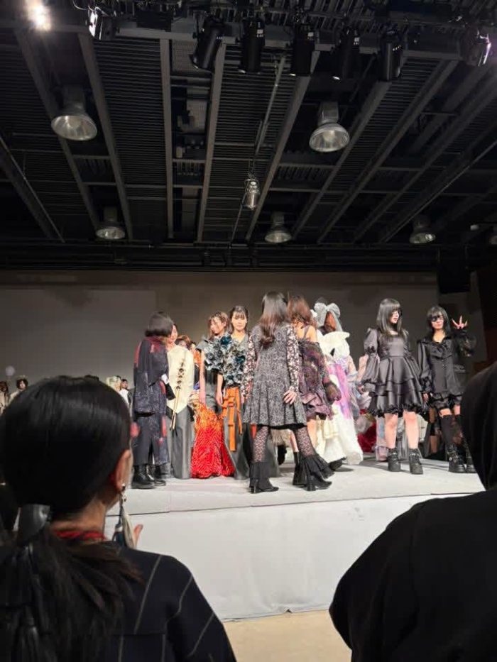 ドレスメーカー学院の卒業制作発表会「ドレメセレクション2026」の審査員を務めました