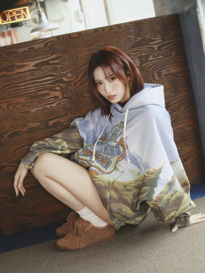 「Onitsuka Tiger（オニツカタイガー）」、「DENIVITA」のキャンペーンビジュアルを公開　TWICEのMOMO氏を起用