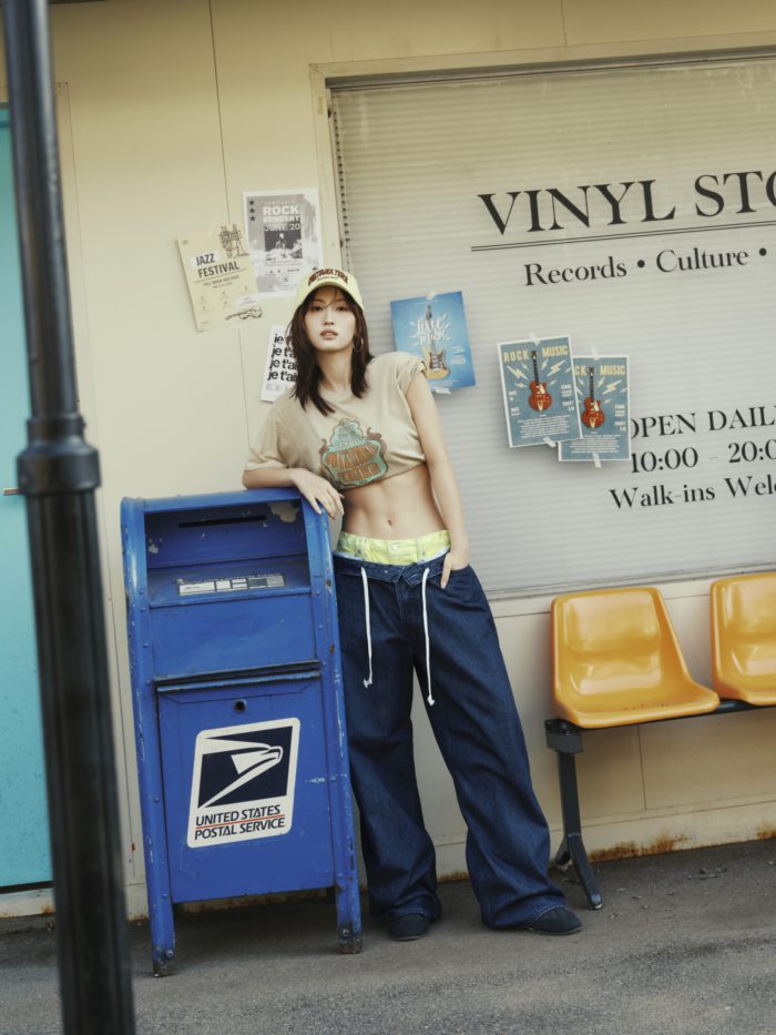 「Onitsuka Tiger（オニツカタイガー）」、「DENIVITA」のキャンペーンビジュアルを公開　TWICEのMOMO氏を起用