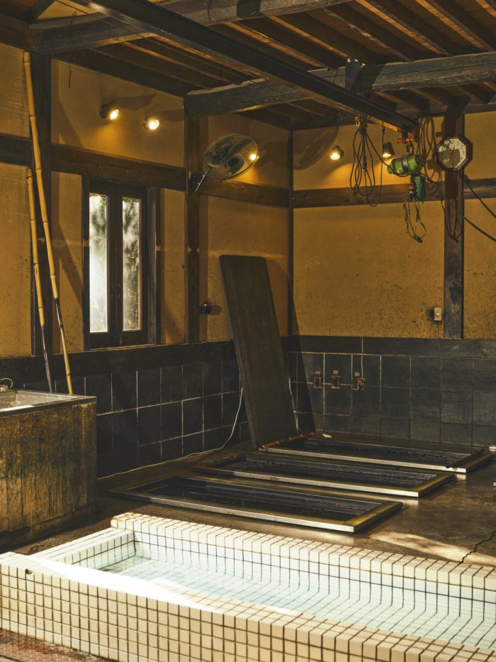 「JOHN SMEDLEY（ジョン スメドレー）」×「ŌME（オーメ）」、天然藍染の一点物ニット発売