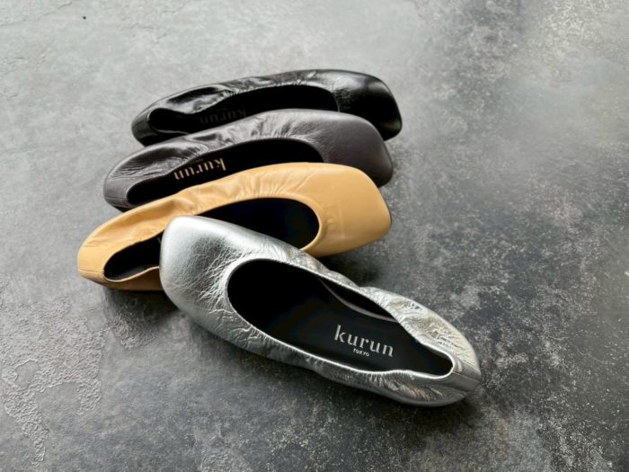 「kurun TOKYOクルントウキョウ)」から新作バレエシューズ「Zoe」登場　ミニマルモードなデザイン