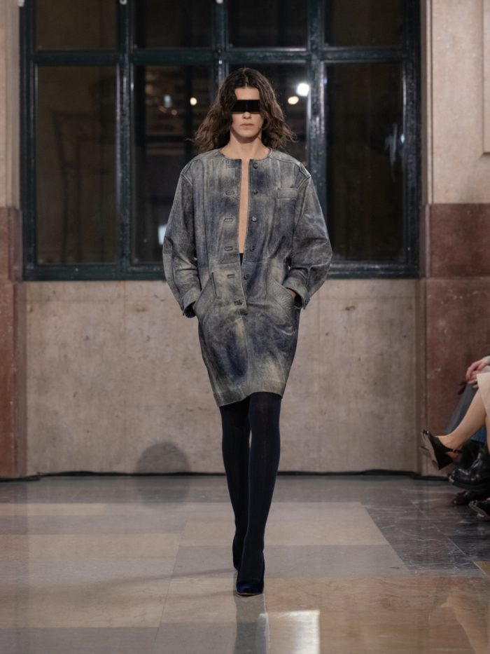「MM6 Maison Margiela(エムエム6 メゾン マルジェラ)」、2026-27年秋冬コレクションを発表