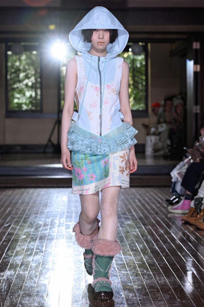 「YUEQI QI（ユェチ・チ）」、2026-27年秋冬コレクションを発表