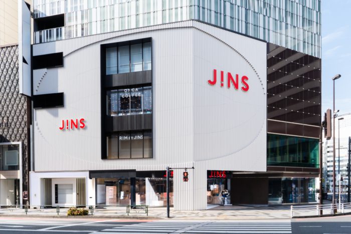 世界最大旗艦店「JINS新宿店」がオープン