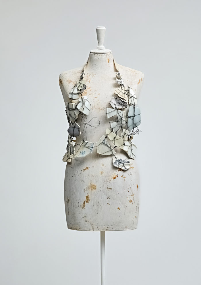 展覧会「ARTISANAL（アーティザナル）」、東京・代官山で開催　マルタン・マルジェラ氏のアーカイブを展示