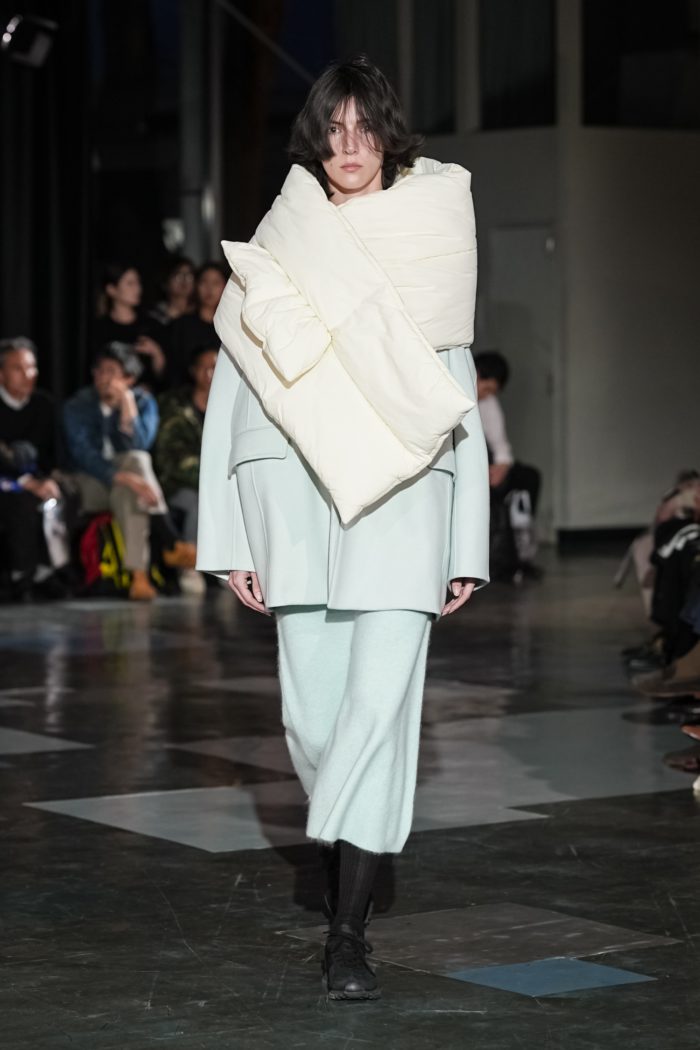 「AUREME（オーレム）」、デビューランウェイを開催　2026-27年秋冬コレクションを発表　