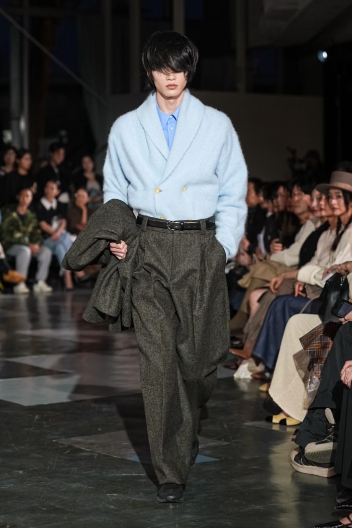 「AUREME（オーレム）」、デビューランウェイを開催　2026-27年秋冬コレクションを発表　