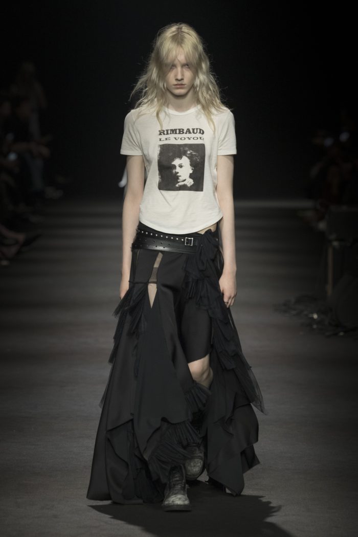 「ANN DEMEULEMEESTER(アン ドゥムルメステール)」、2026-27年秋冬コレクションを発表