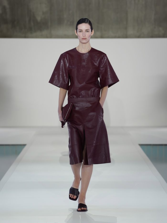 「COS（コス）」、2026年春夏コレクションを韓国・ソウルで発表