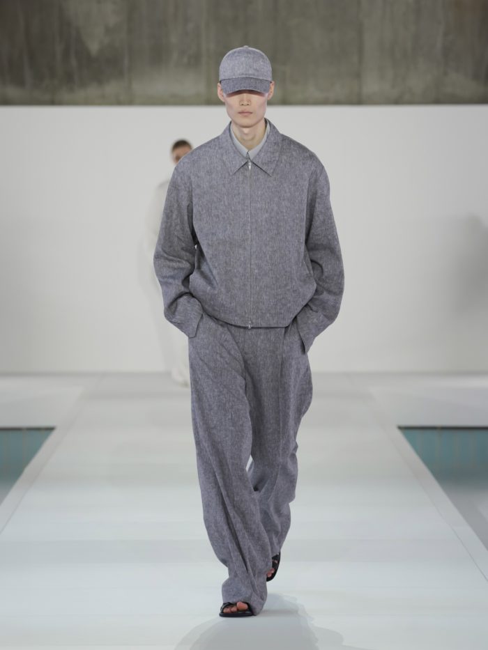 「COS（コス）」、2026年春夏コレクションを韓国・ソウルで発表