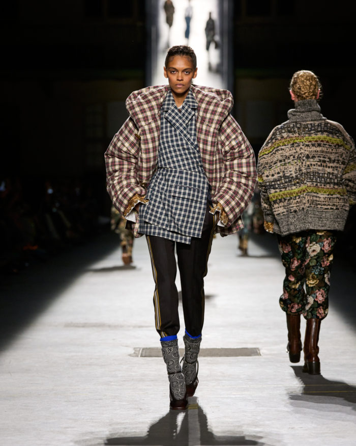 「DRIES VAN NOTEN（ドリス ヴァン ノッテン）」、2026-27年秋冬コレクションを発表　