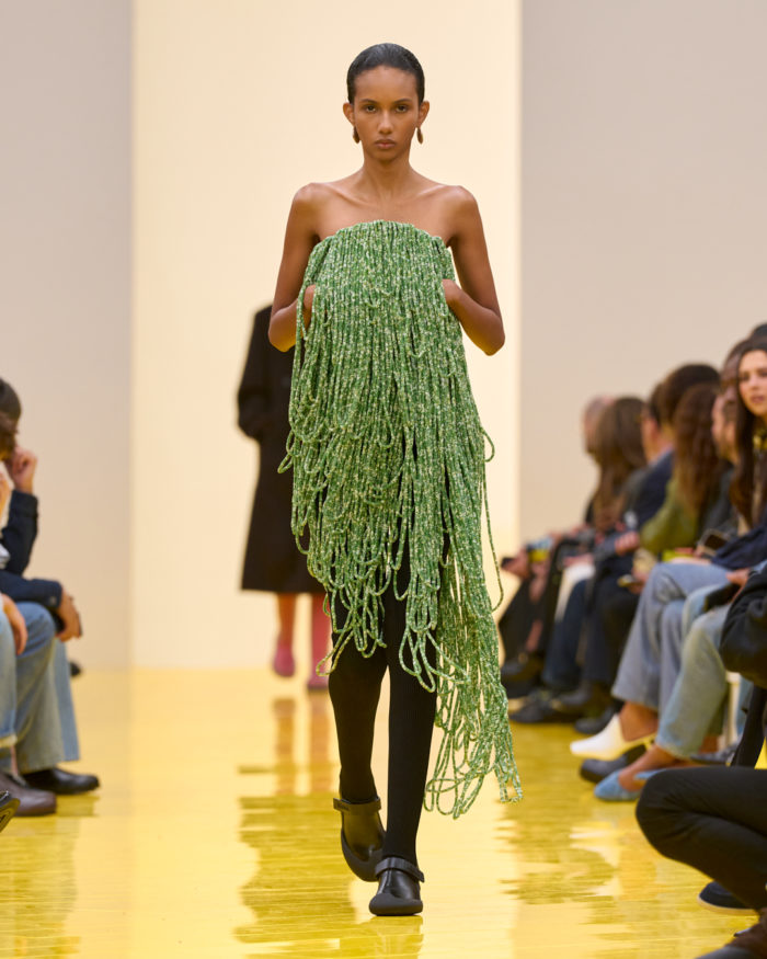 「LOEWE（ロエベ）」、2026-27年秋冬コレクションを発表