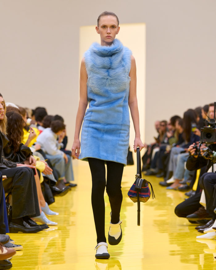 「LOEWE（ロエベ）」、2026-27年秋冬コレクションを発表