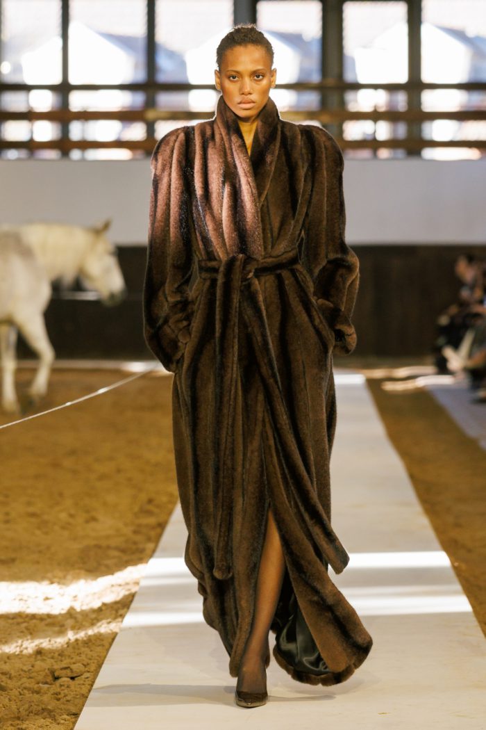 「Stella McCartney(ステラ マッカートニー)」、2026-27年秋冬コレクションを発表