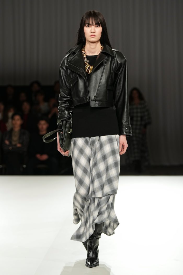 「TAE ASHIDA（タエ アシダ）」、2026-27年秋冬コレクションを発表