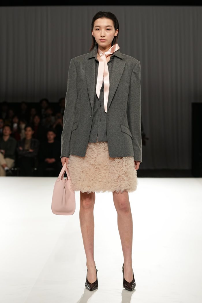 「TAE ASHIDA（タエ アシダ）」、2026-27年秋冬コレクションを発表