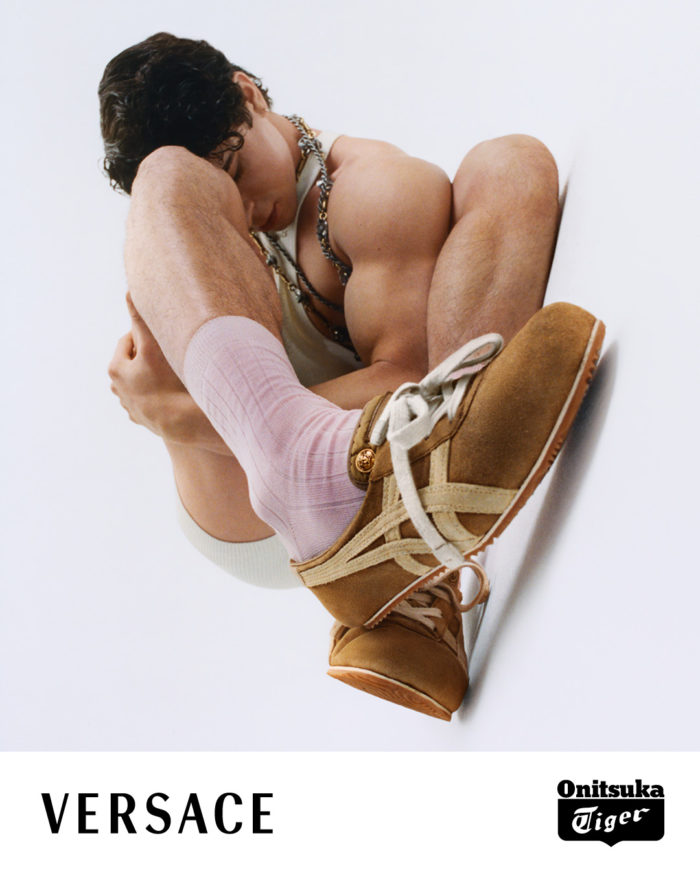 「Onitsuka Tiger（オニツカタイガー）」、「VERSACE（ヴェルサーチェ）」とのコラボシューズを発売