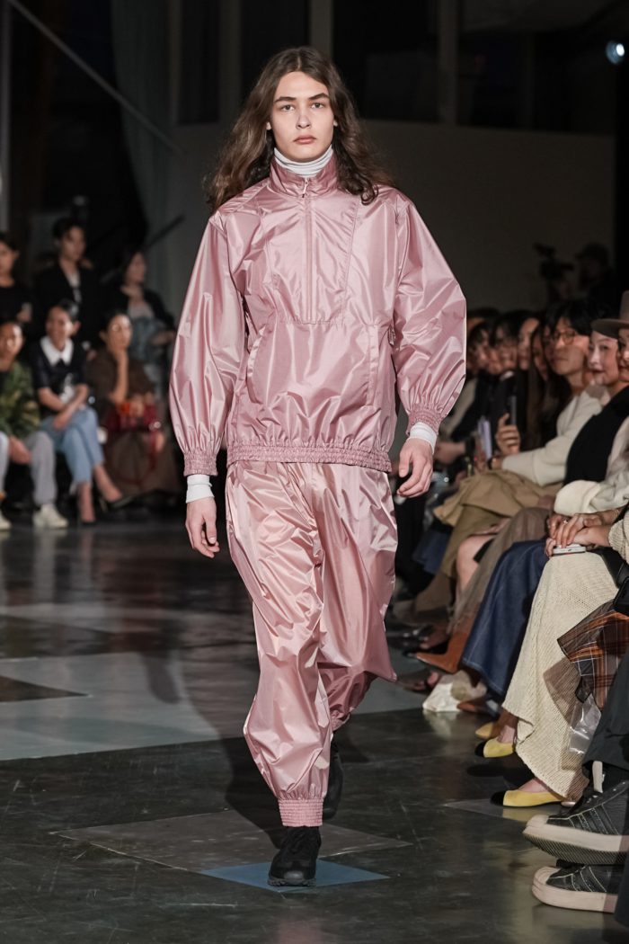 「AUREME（オーレム）」、デビューランウェイを開催　2026-27年秋冬コレクションを発表　