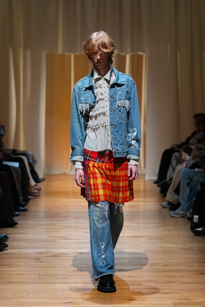  「tiit tokyo(ティート トウキョウ)」、2026-27年秋冬コレクションを発表