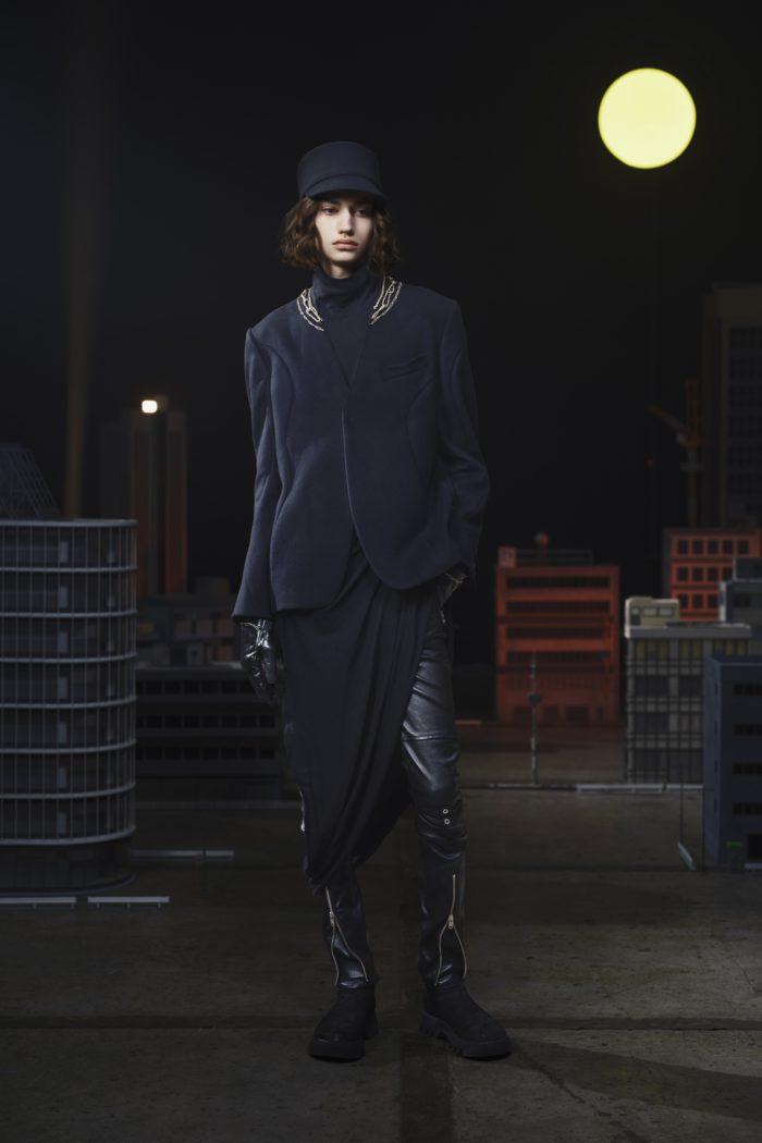 「UNDERCOVER（アンダーカバー）」、2026-27年秋冬コレクションを発表