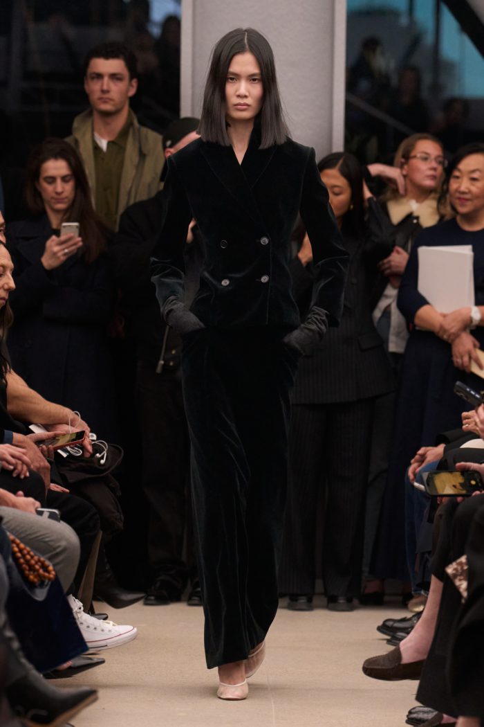 「ALAÏA(アライア)」、2026-27年秋冬コレクションを発表