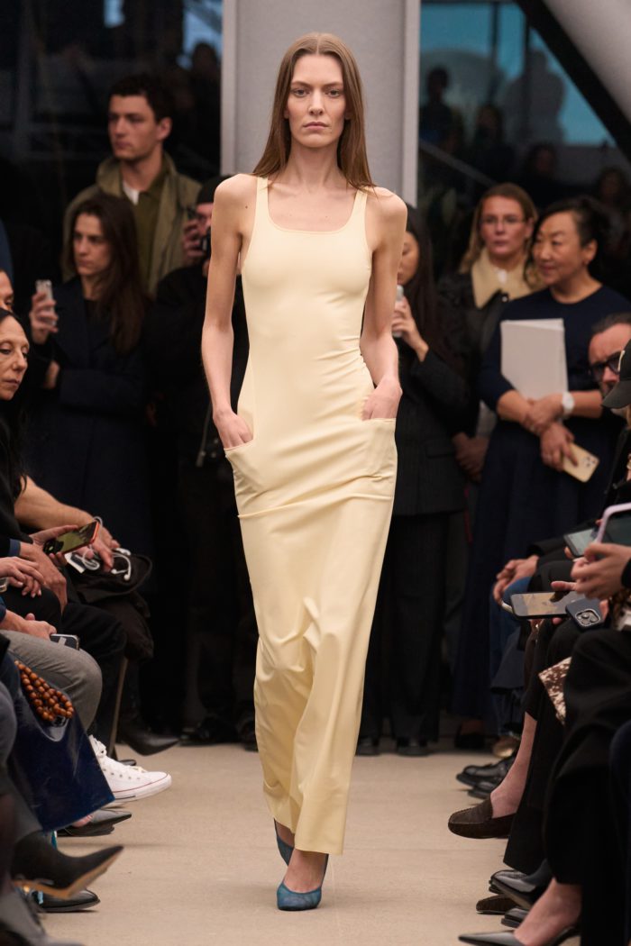 「ALAÏA(アライア)」、2026-27年秋冬コレクションを発表