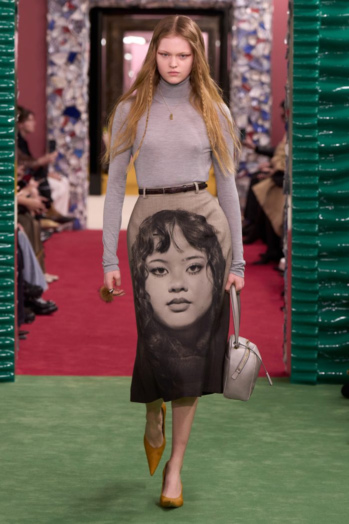 「Acne Studios（アクネ ストゥディオズ）」、2026-27年秋冬コレクションを発表